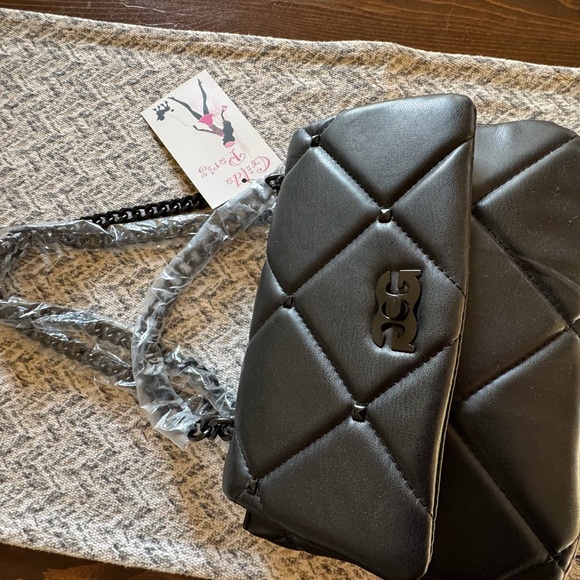 NWT Gilda Paris Small Black quilted crossbody. - Picture 3 of 4